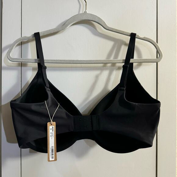 SKIMS Black Bra - Picture 6 of 7
